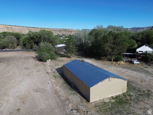 2093 Carbonville Rd, Helper, UT, 84526-2402 | Card Image