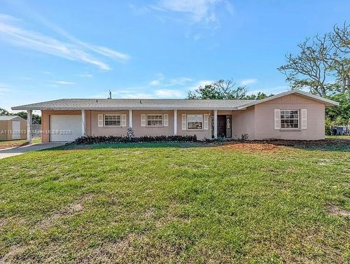 2916 Woodcrest Dr, SARASOTA, FL, 34239-5717 | Card Image