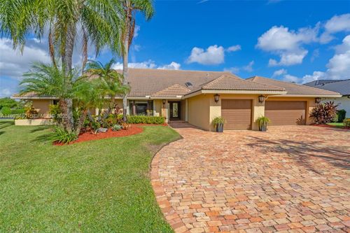 7840 Nw 86th Ter, Tamarac, FL, 33321-2647 | Card Image