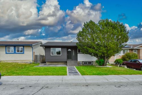 1503 Maitland Dr Ne, Calgary, AB, T2A5V2 | Card Image