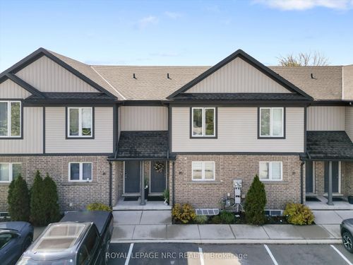 20-7768 Ascot Circle, Niagara Falls, ON, L2H3P9 | Card Image