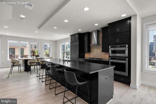 10374 Jacobsen St, Bethesda, MD, 20817-1678 | Card Image
