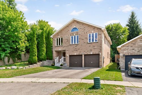 423 Irwin St, Midland, ON, L4R2V6 | Card Image