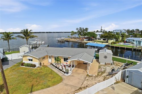 211 21st St Ne, BRADENTON, FL, 34208-1637 | Card Image