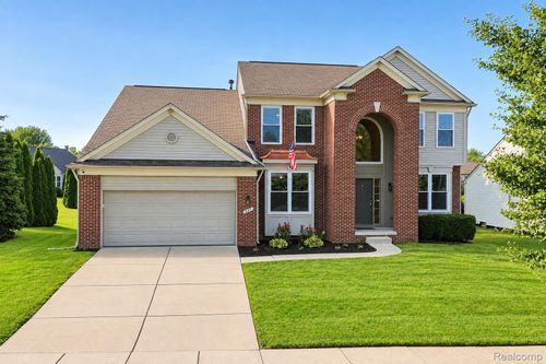 934 Running Brook Dr, Holly, MI, 48442-1579 | Card Image