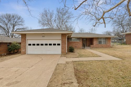 1407 Robin Dr, Sherman, TX, 75092-5530 | Card Image