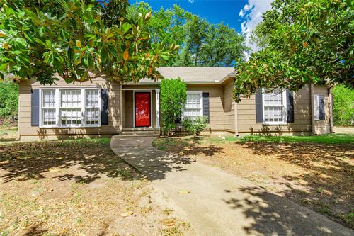 233 E James St, Wills Point, TX, 75169-2121 | Card Image