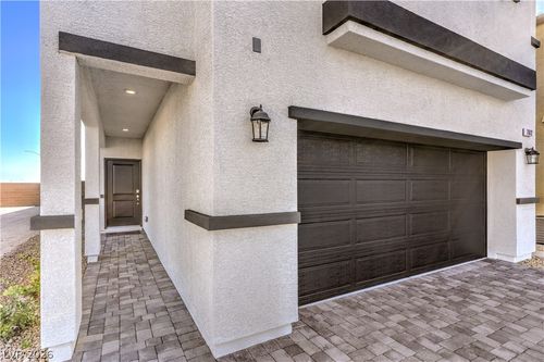 924 Galloway Lake Avenue, North Las Vegas, NV, 89084 | Card Image
