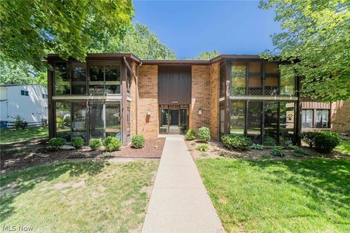 102-22958 Maple Ridge Rd, North Olmsted, OH, 44070-1438 | Card Image