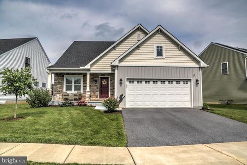 300 Jared Way, NEW HOLLAND, PA, 17557-2305 | Card Image