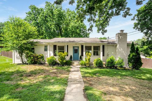 617 Whispering Hills Dr, Nashville, TN, 37211-5368 | Card Image