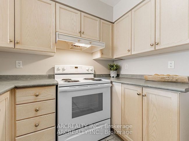 311 - 19 Northern Heights Dr, Condo with 2 bedrooms, 1 bathrooms and 1 parking in Richmond Hill ON | Image 9