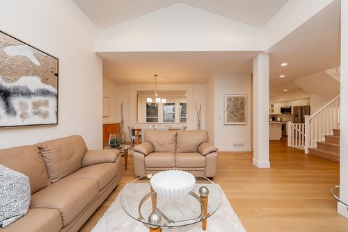 39 Holly Dr, Port Moody, BC, V3H5M4 | Card Image