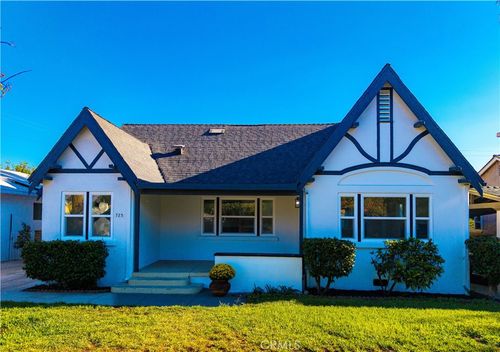 725 W 26th St, San Bernardino, CA, 92405-3625 | Card Image