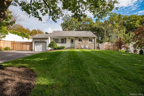 159 Saint Nicholas Ave, Smithtown, NY, 11787-1255 | Card Image