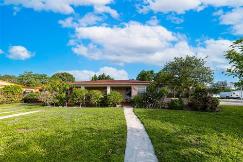 7280 Sw 9th St, Miami, FL, 33144-4606 | Card Image