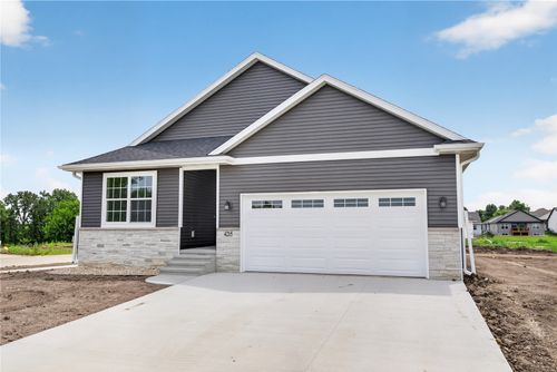 4215 English Glen Avenue, Marion, IA, 52302 | Card Image