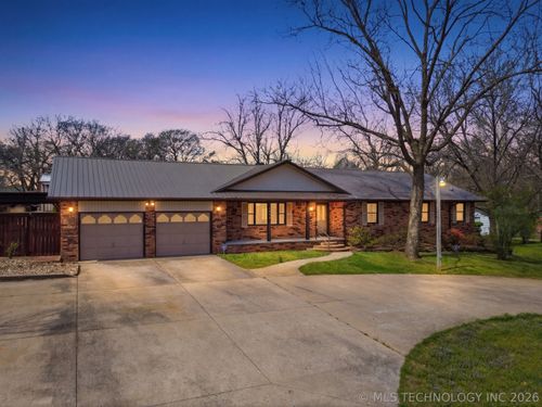 1001 N Hopi St, Chouteau, OK, 74337-3626 | Card Image