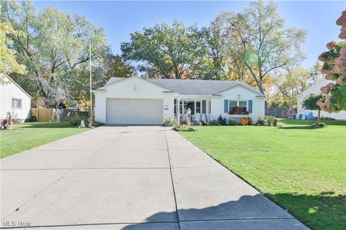 721 Cheriton Dr, Highland Heights, OH, 44143-3012 | Card Image