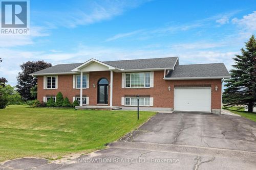 14 Riley Crescent, Mcnab/Braeside, ON, K7S0E9 | Card Image