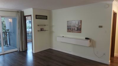 301 - 1945 Woodway Pl, Condo with 2 bedrooms, 1 bathrooms and 1 parking in Burnaby BC | Image 3