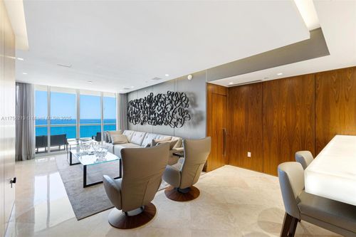 2402-17875 Collins Ave, Sunny Isles Beach, FL, 33160-2718 | Card Image