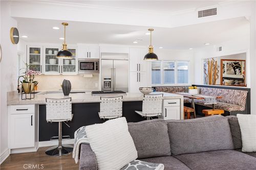 111 Via Undine, Newport Beach, CA, 92663-5514 | Card Image