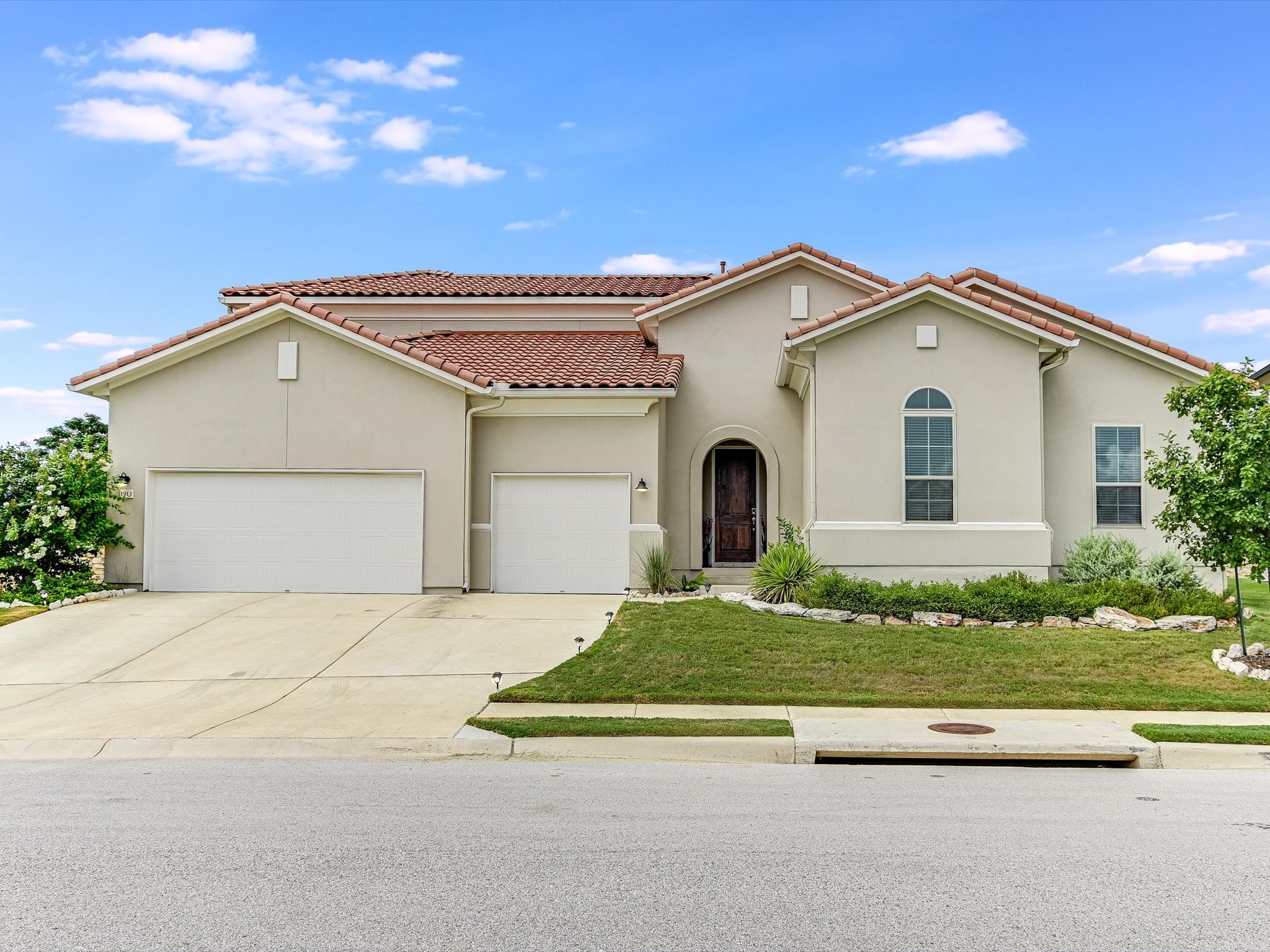 Mazarro Dr, Leander, TX 78641