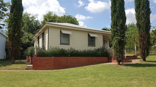 1701 Montrose Drive, River Oaks, TX, 76114 | Card Image
