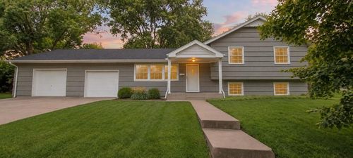 1604 Ne 60th Ter, Gladstone, MO, 64118-4909 | Card Image