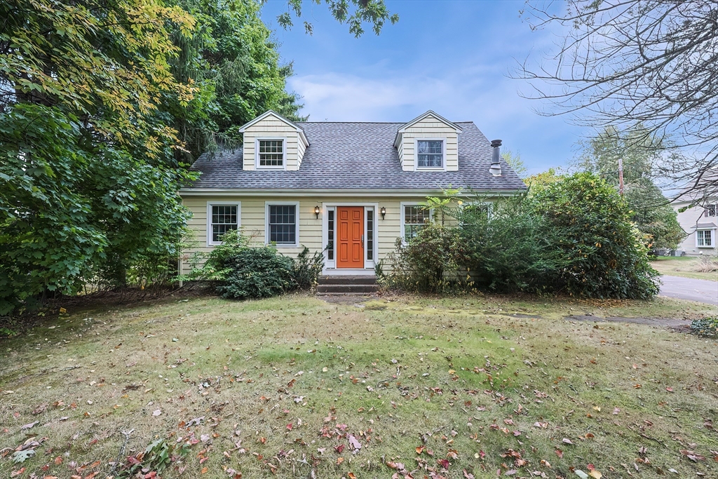 Farm St, Millis, MA 02054