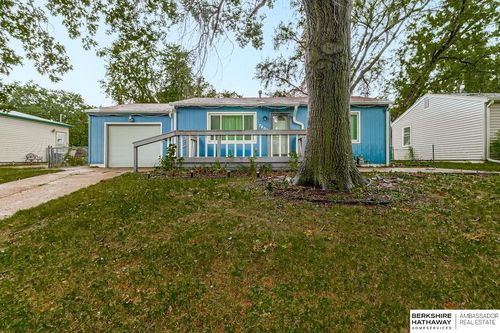 7402 S 76th Ave, La Vista, NE, 68128-2511 | Card Image