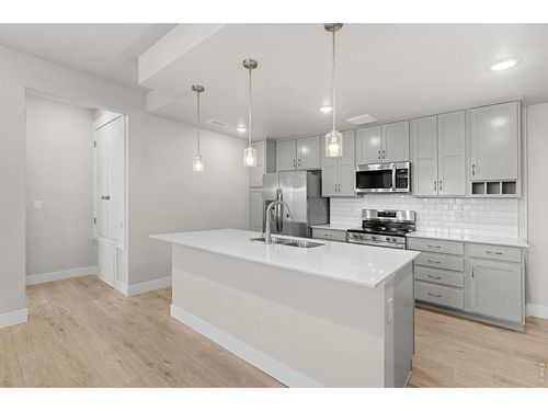 207-265 High Point Dr, Longmont, CO, 80504-8676 | Card Image