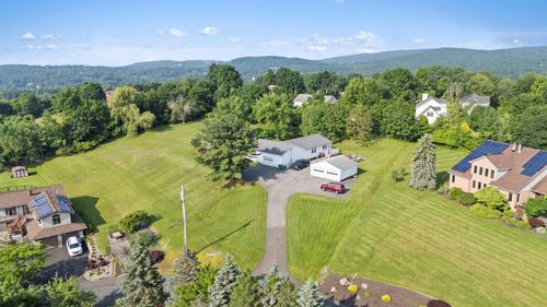 13 Wyms Heights Dr, Marlboro, NY, 12542-5119 | Card Image