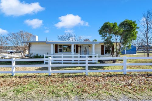 200 Lakeshore Loop, Tow, TX, 78672-4901 | Card Image