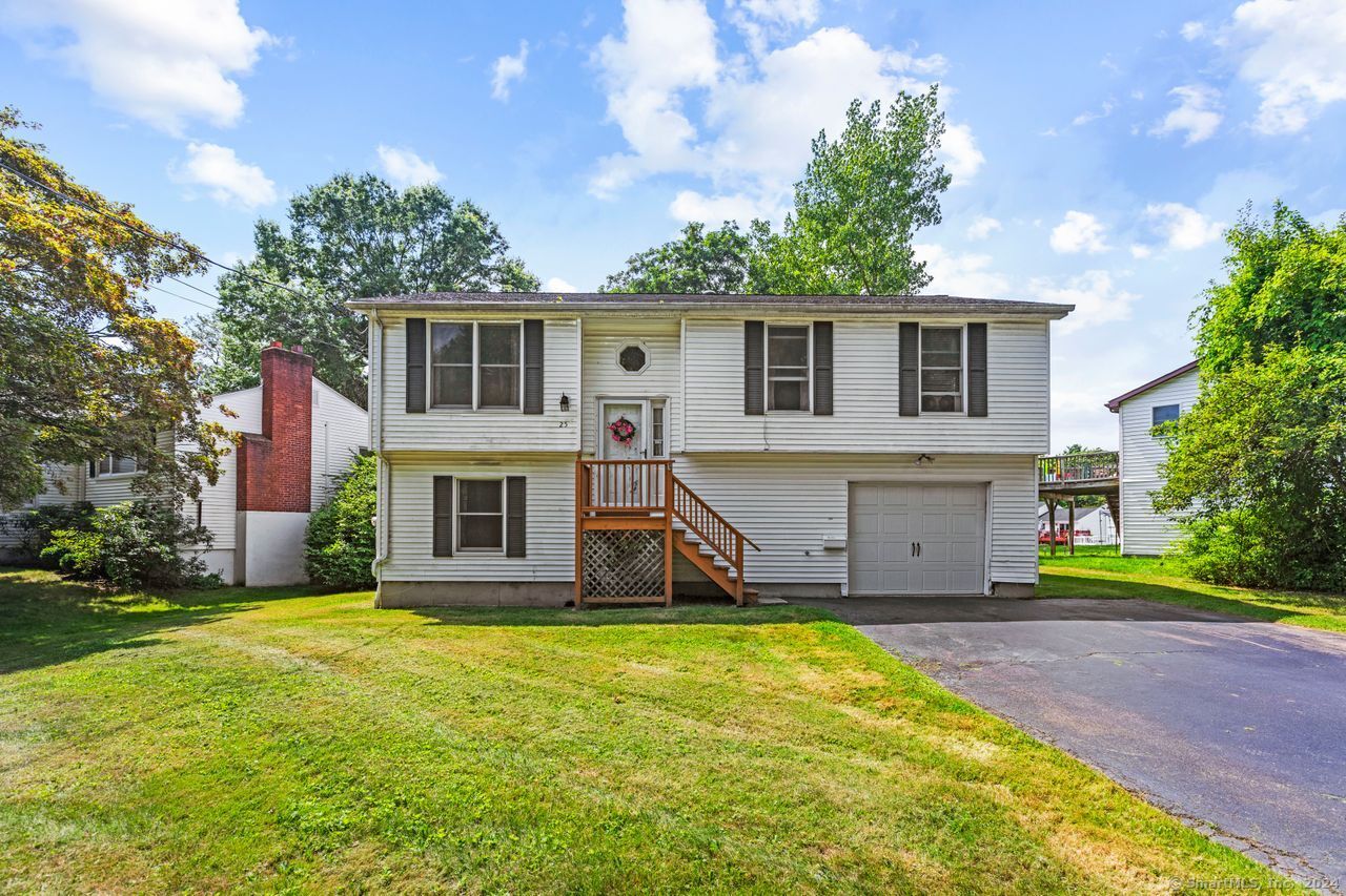 Brooklawn Cir, New Haven, CT 06515
