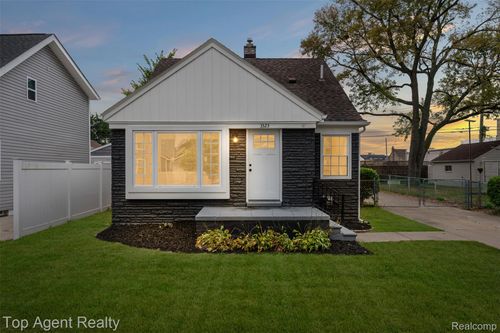 3323 Gardner Ave, Berkley, MI, 48072-1378 | Card Image