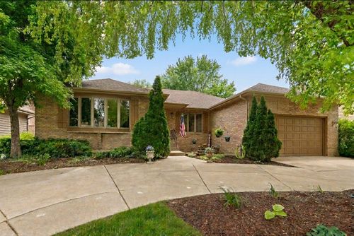 437 N Kevin Dr, Addison, IL, 60101-2484 | Card Image