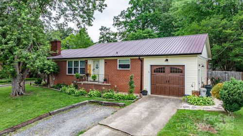 206 Park St, Morganton, NC, 28655-3136 | Card Image