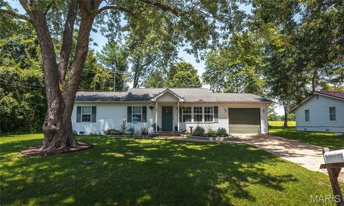528 Christine St, Saint James, MO, 65559-1602 | Card Image