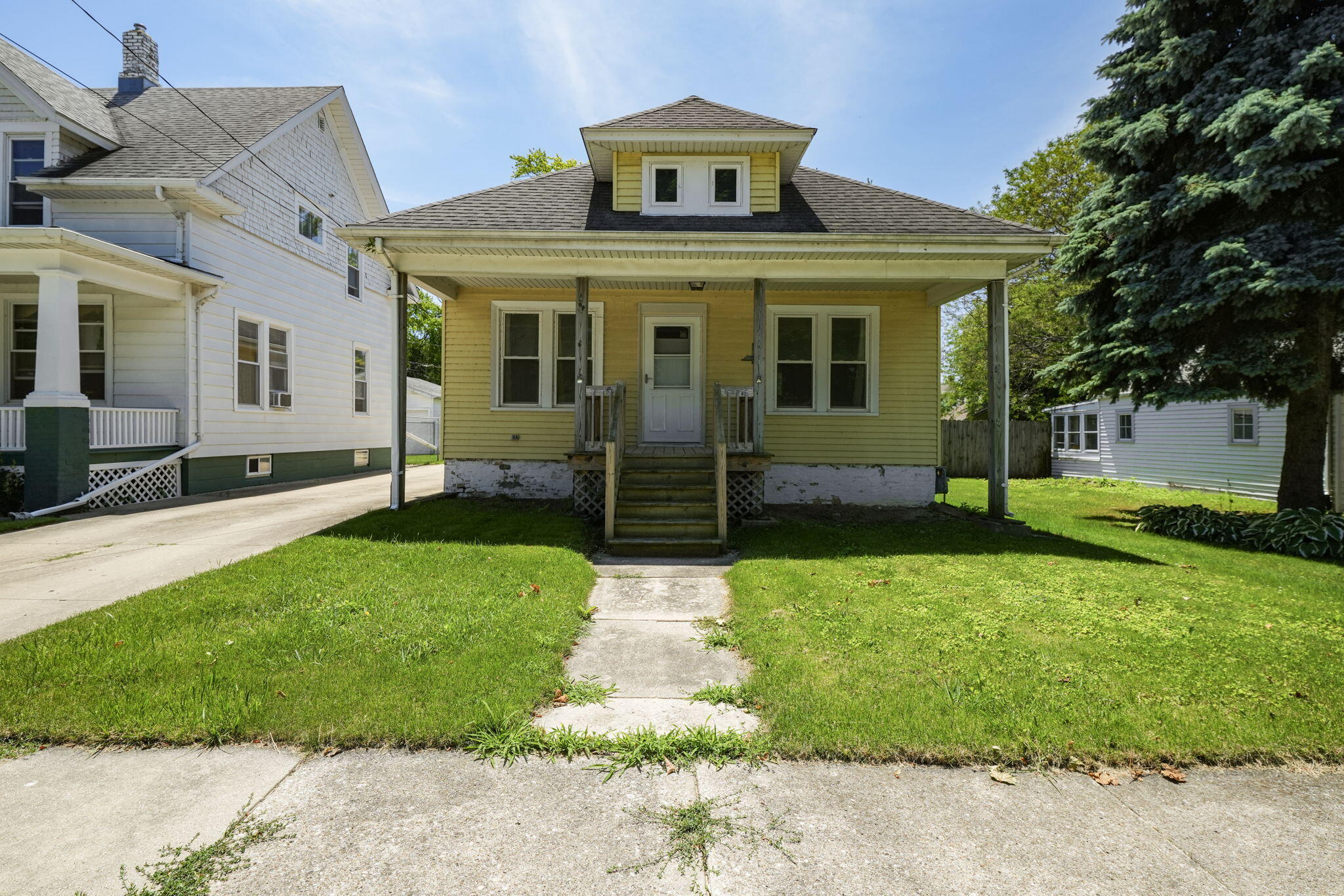 Plainfield Ave, Mount Pleasant, WI 53403