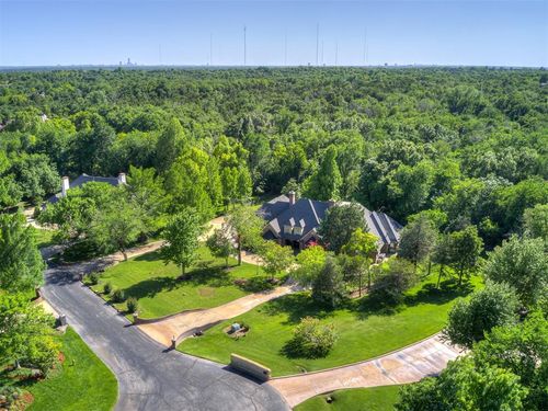 4004 Oakdale Farm Cir, Edmond, OK, 73013-7495 | Card Image