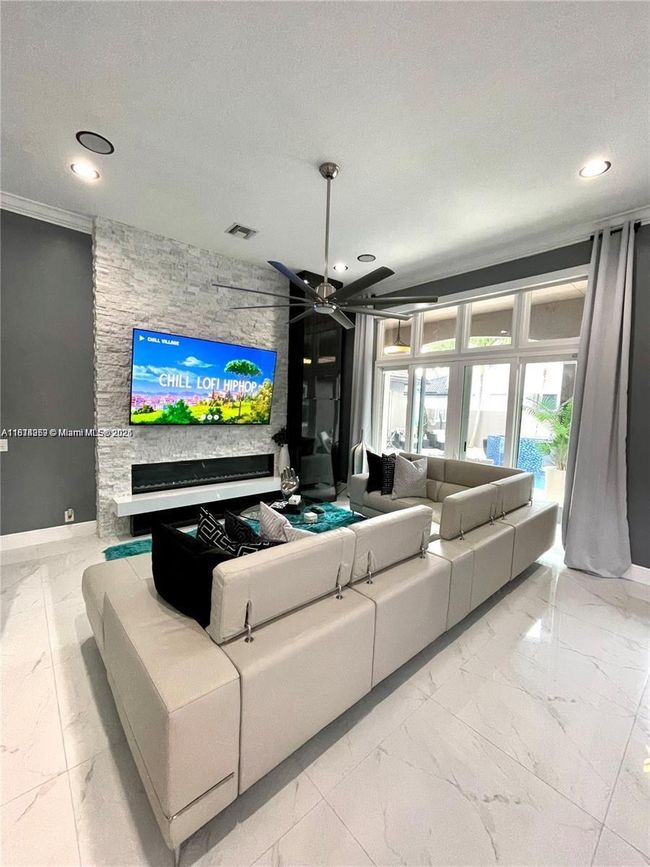 4248 Sw 185 Th Ave, House other with 7 bedrooms, 5 bathrooms and null parking in Miramar FL | Image 9