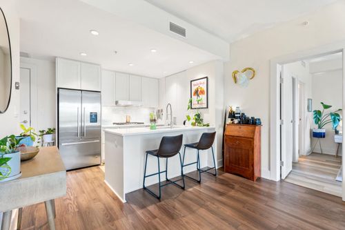 315-46 9 St Ne, Calgary, AB, T2E7Y1 | Card Image