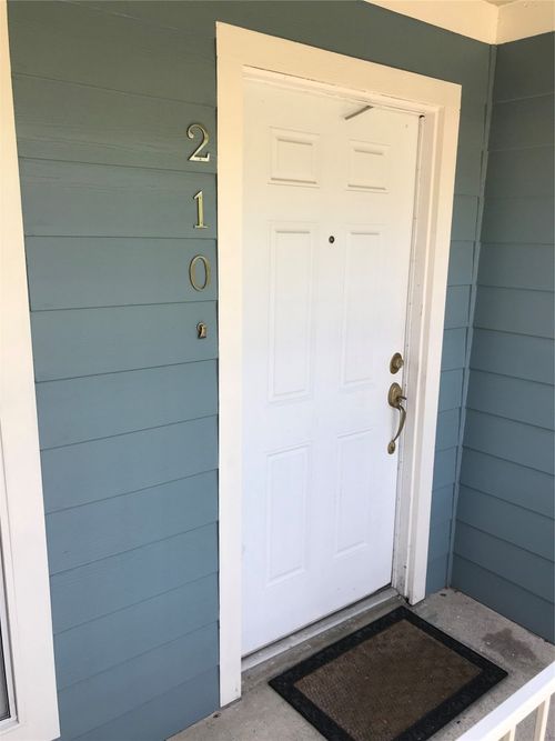 apt-210-400 W 35th St, Austin, TX, 78705-1333 | Card Image