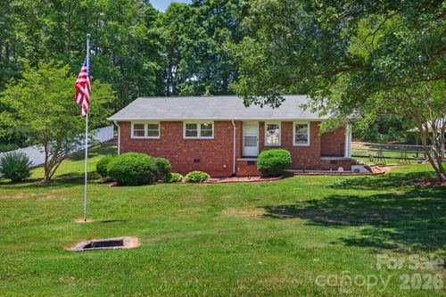 312 Turner St, Landis, NC, 28088-1916 | Card Image