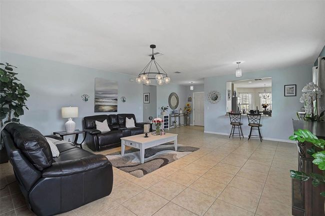 9032 Excelsior Loop, House other with 3 bedrooms, 2 bathrooms and null parking in VENICE FL | Image 5