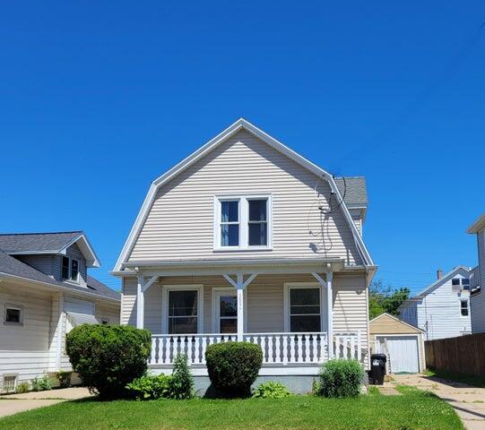 Charles St, Racine, WI 53402