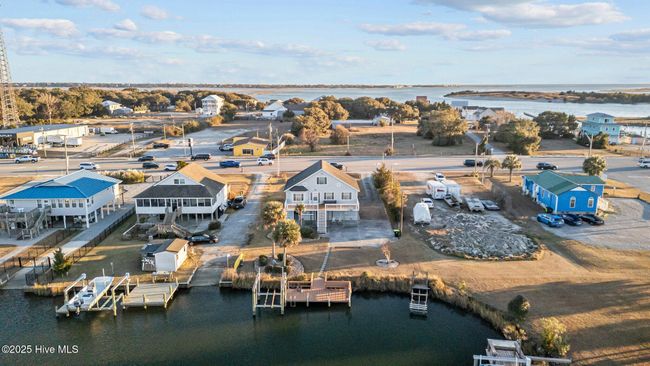 407 Cedar Point Blvd, House other with 3 bedrooms, 3 bathrooms and null parking in Cedar Point NC | Image 43