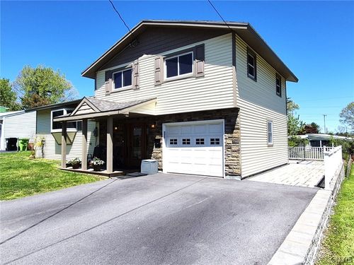 112 Primrose Ln, Syracuse, NY, 13212-4230 | Card Image